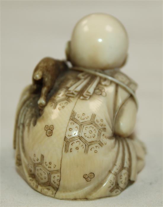 A good Japanese ivory netsuke, signed Seiko, Meiji period height 4cm